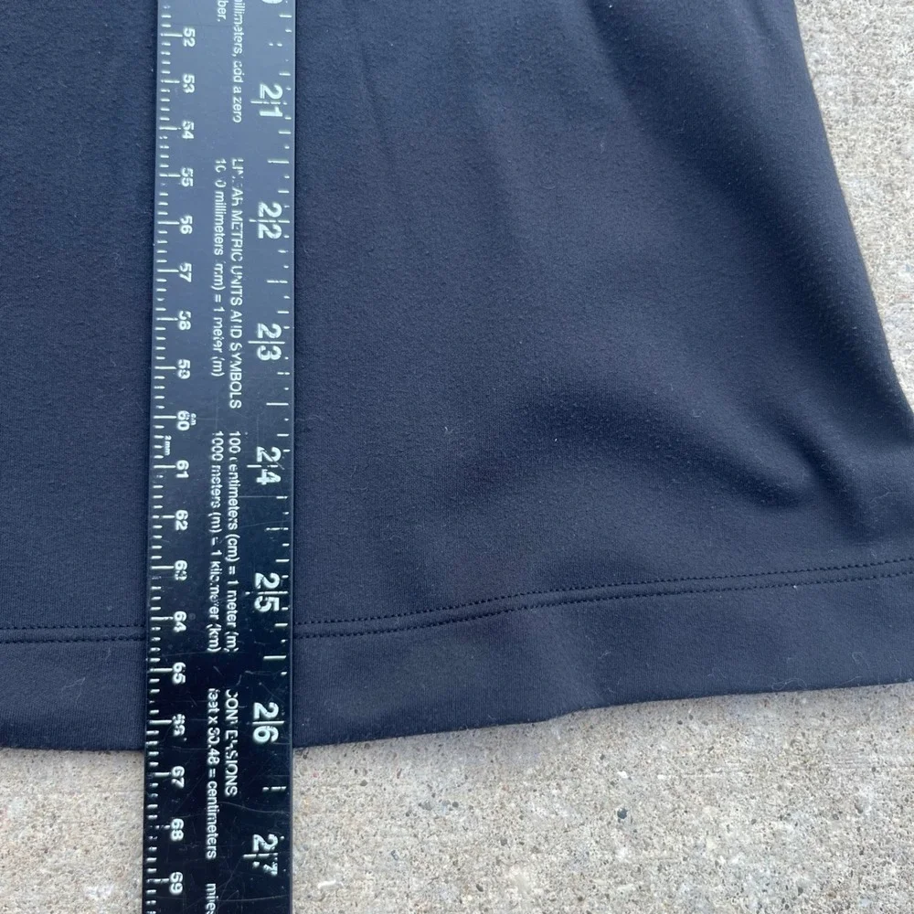Lululemon Black Racerback Workout Tank Top Women Slim Fit Activewear Scoop Neck